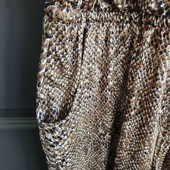 Emma & Michele Brown Sleeveless Animal Print Romper Sz Large - Picture 5 of 11